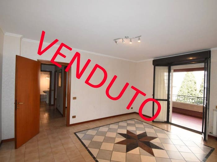 Appartamento trilocale in vendita in Via Erminia Frezzolini, Serpentara, Roma