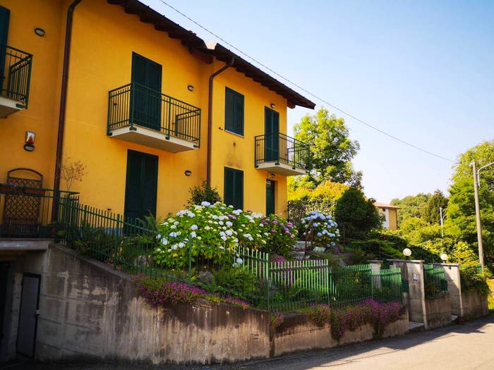 Appartamento bilocale in vendita in Via del Fontanone, Centro, Azzate