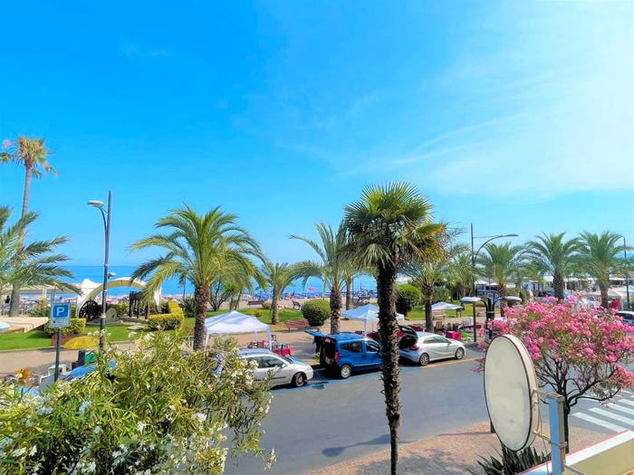 Appartamento con 6 locali in vendita in Via Don Giovanni Bado, Centro, Pietra Ligure