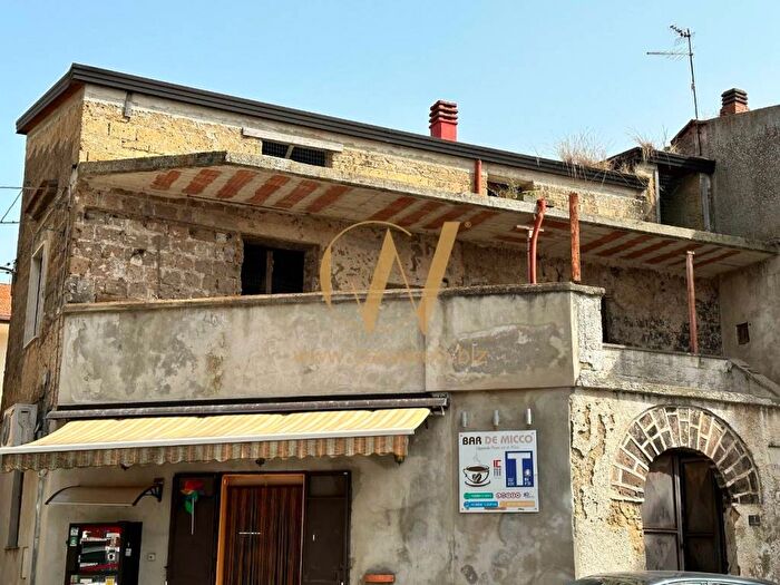 Casa quadrilocale in vendita in Via Corradello D'Aquino, Casertavecchia Casola, Caserta