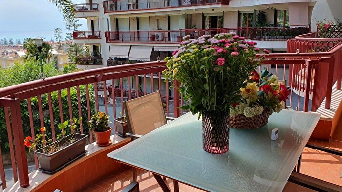 Appartamento con 6 locali in vendita in Bordighera