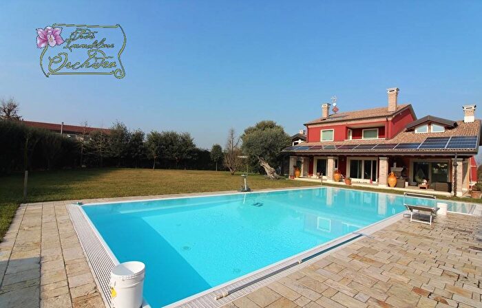 Casa con 6 locali in vendita in via Pelosa, Trambacche, Veggiano