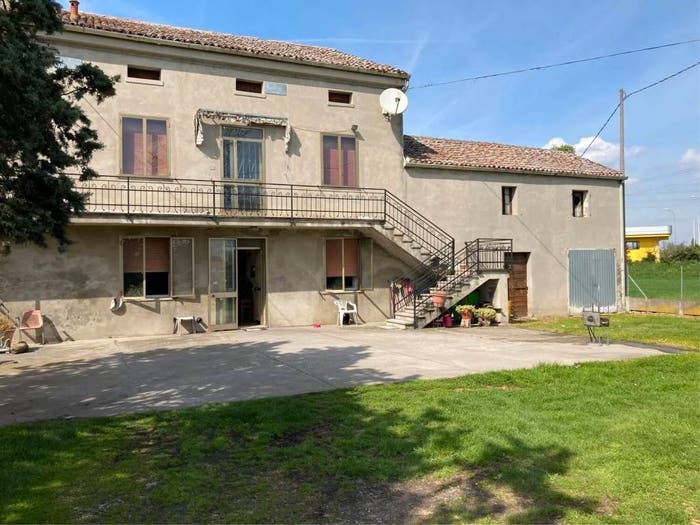 Casa con 6 locali in vendita in Via Argine Vegri, Castelmassa