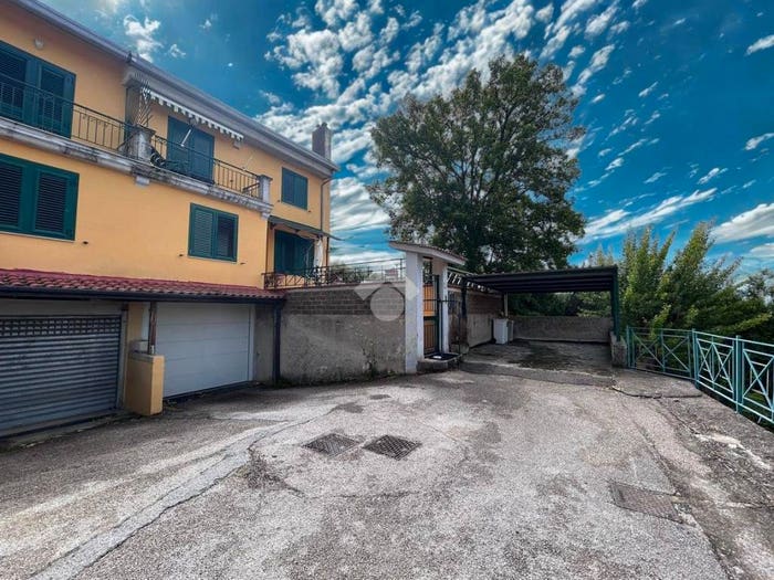 Casa con 5 locali in vendita in Via Fratelli Ascolese, Fisciano