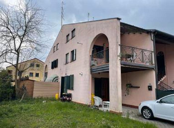Appartamento trilocale in vendita in Via Benedetto Croce, Centro, Salgareda