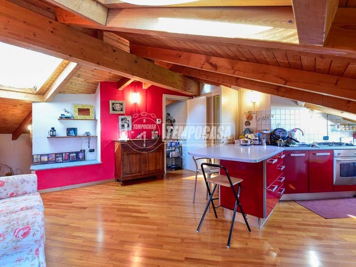 Casa bilocale in vendita in Via San Maurizio, Centro, Erba