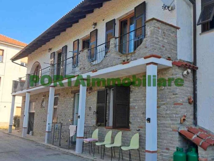 Casa con 6 locali in vendita in Località Ca' Gepin, Dego