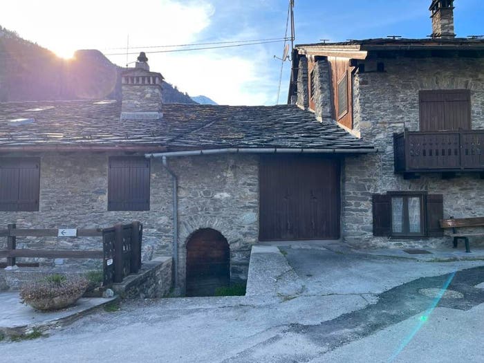 Casa quadrilocale in vendita in Frazione Crè, La Salle
