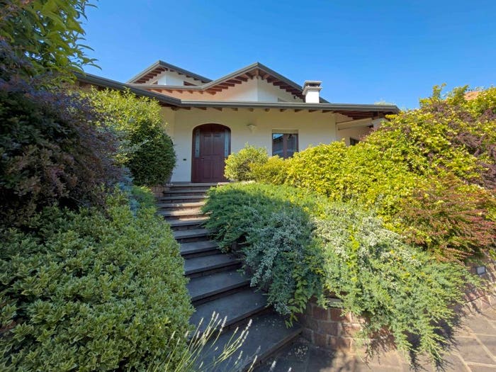 Casa con 6 locali in vendita in Via Gaggiolo, Centro, Oleggio