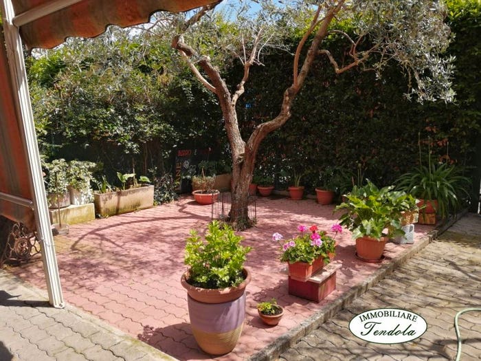 Casa con 6 locali in vendita in Centro, Ameglia
