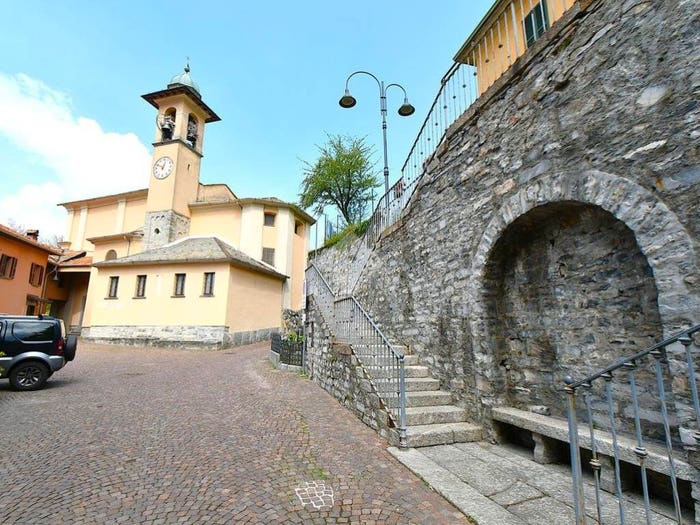 Casa con 6 locali in vendita in Via Piana, Lemna, Faggeto Lario