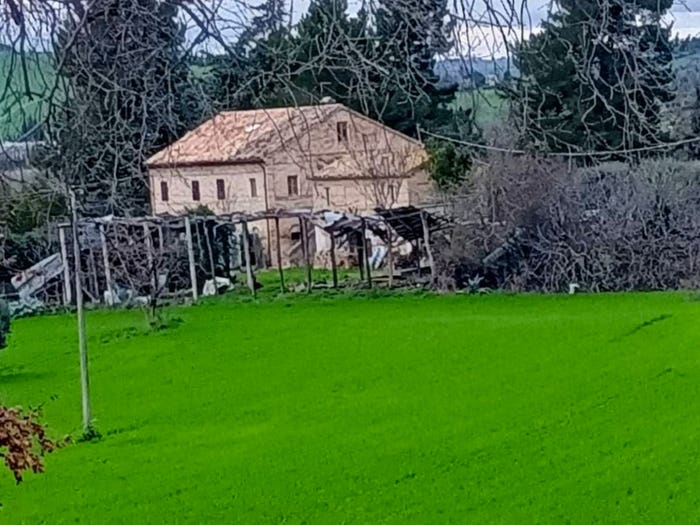 Casa con 6 locali in vendita in Contrada Mozzavinci No Number, Centro, Macerata