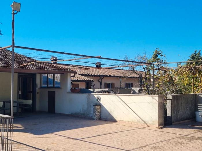 Casa con 5 locali in vendita in Viale Fonti del Clitunno, Centro, Campello sul Clitunno