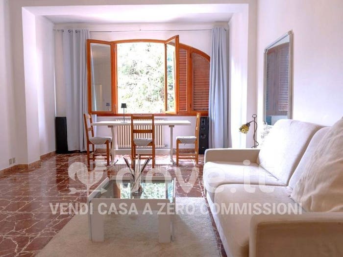Appartamento con 6 locali in vendita in Viale della Stazione, Centro, Capolona