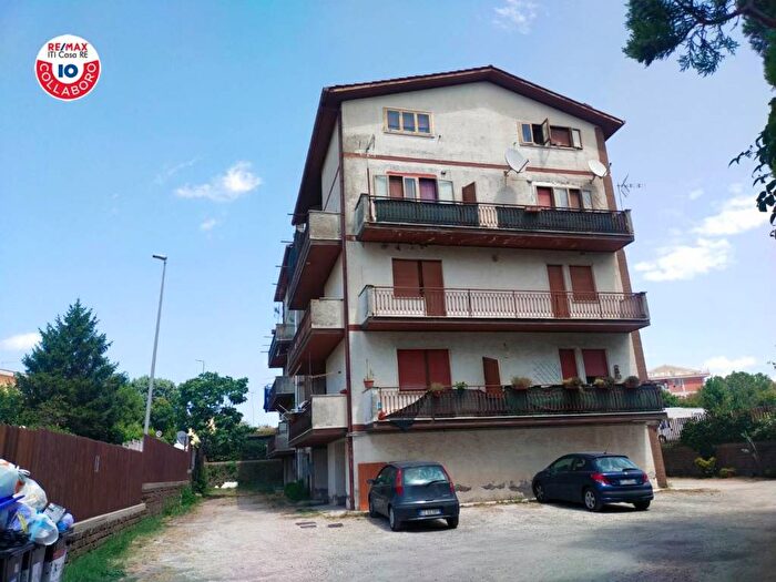 Appartamento quadrilocale in vendita in Via Brugine, Osteria Nuova, Roma