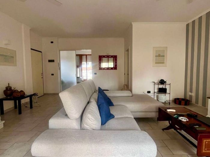 Appartamento con 5 locali in vendita in Marina di Massa Centro, Massa