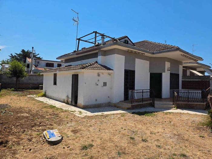 Casa quadrilocale in vendita in Vicolo Fenice, Colle Romito, Ardea