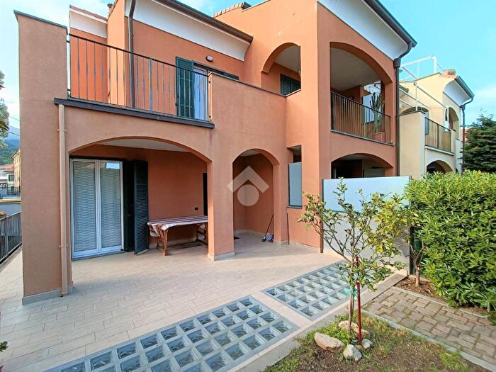 Casa quadrilocale in vendita in Via Meceti, Centro, Loano