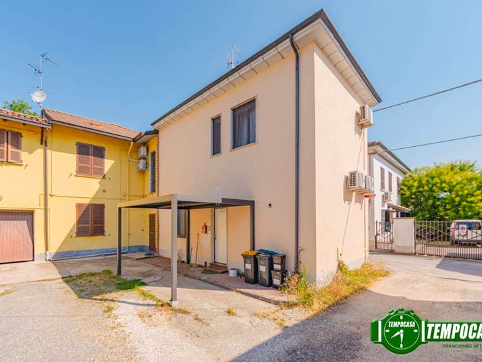Casa trilocale in vendita in Via Carana, Bastida Pancarana