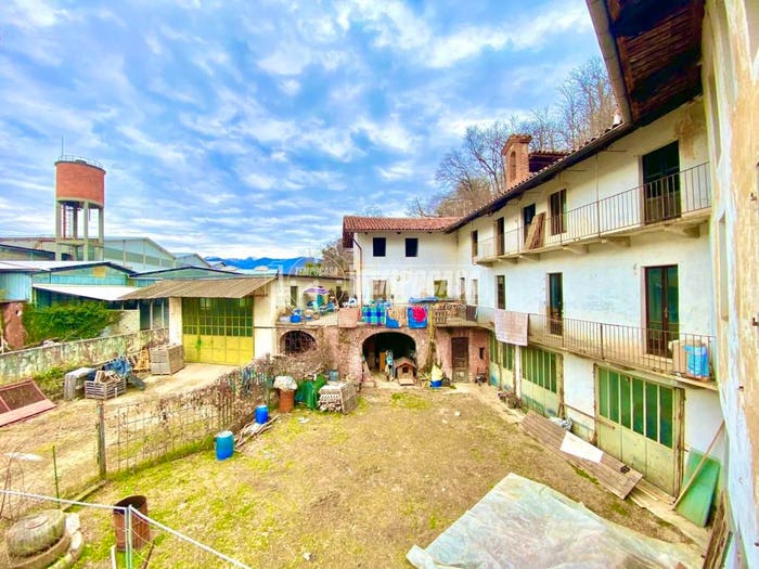 Casa con 6 locali in vendita in Via Banna, Balangero