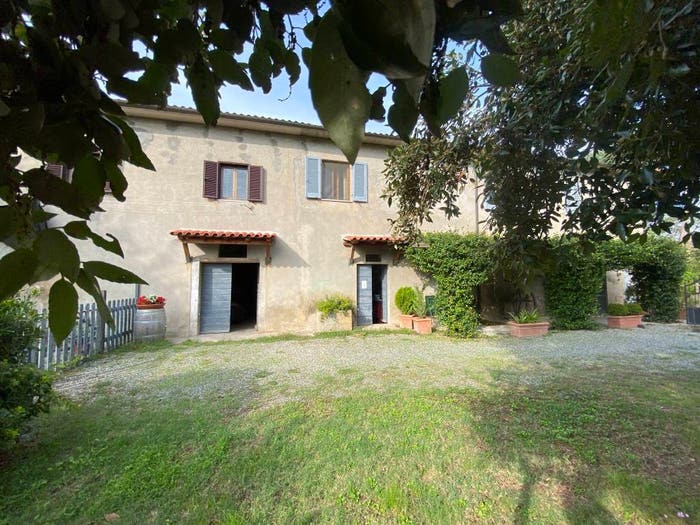 Casa con 6 locali in vendita in Guardistallo