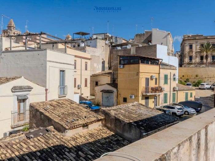Appartamento quadrilocale in vendita in Via Nicolò Mandalà, Centro, Noto