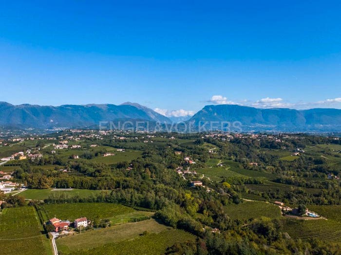 Appartamento trilocale in vendita in Via Valbona, Santa Maria, San Pietro di Feletto