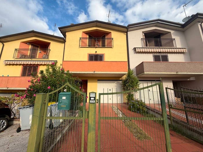 Casa con 5 locali in vendita in Via Leonida Mastrodicasa, Ponte Felcino, Perugia
