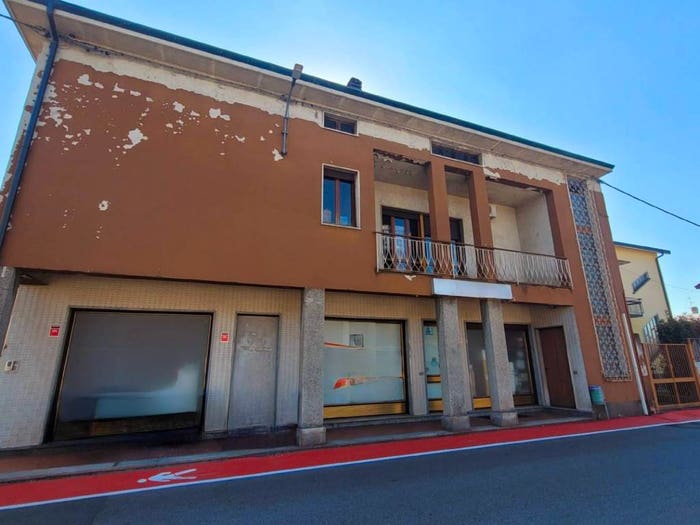 Casa con 6 locali in vendita in Via Guglielmo Oberdan, Ferno