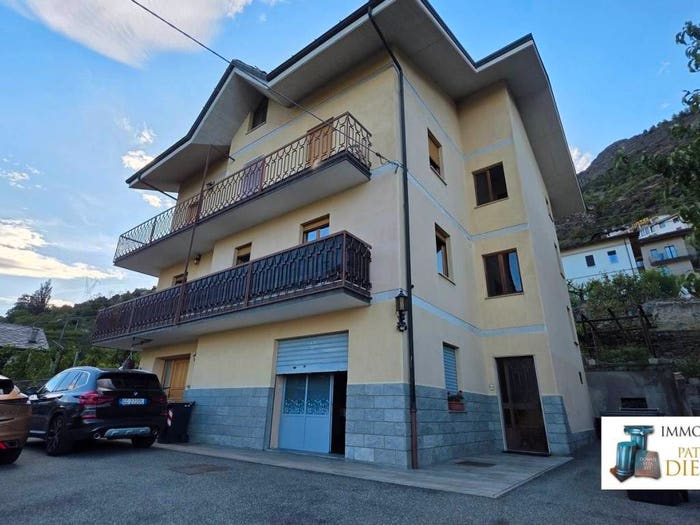 Appartamento con 6 locali in vendita in Frazione Le Clou, Sarre