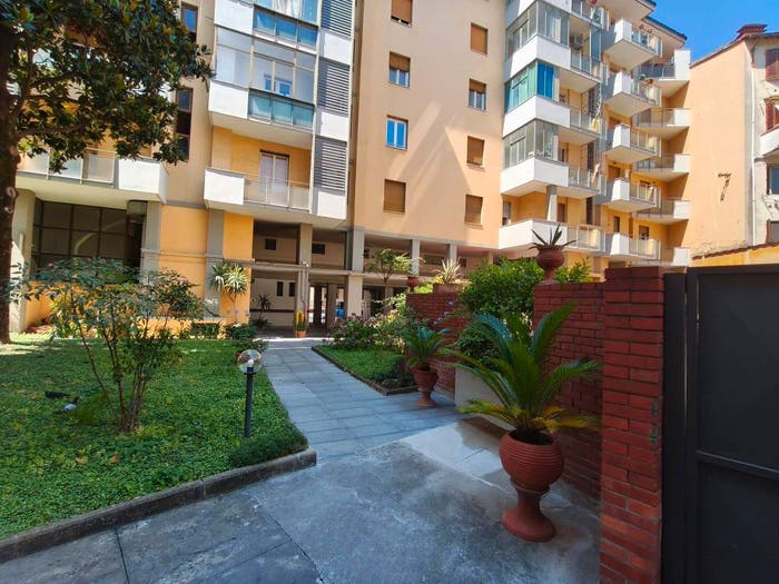 Appartamento trilocale in vendita in Via delle Porte Nuove, Porta al Prato San Jacopino, Firenze