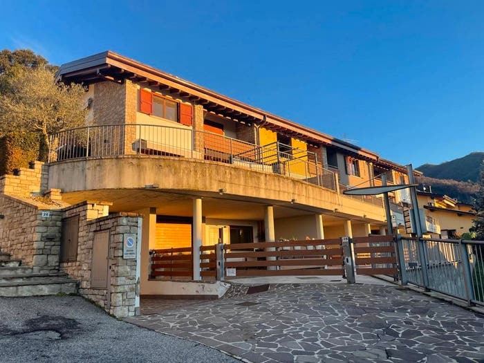 Casa quadrilocale in vendita in Via Filippo Lussana, Cenate Sopra
