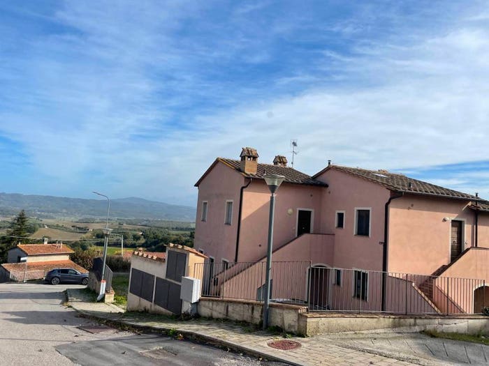Appartamento quadrilocale in vendita in Via del Malpasso, Piazze, Cetona