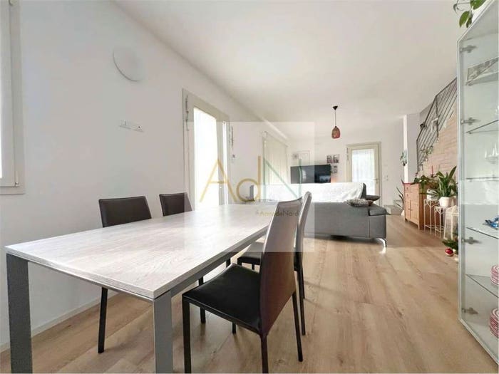 Casa con 6 locali in vendita in Maser