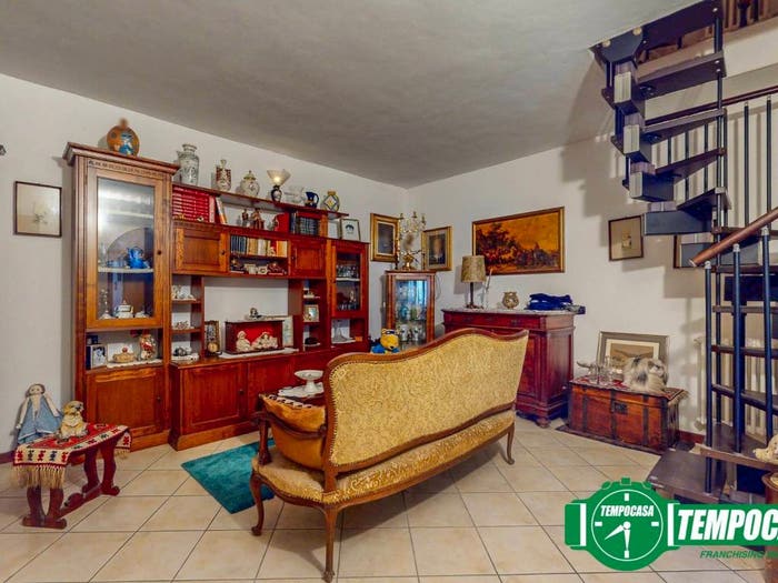 Casa quadrilocale in vendita in Via Giuseppe Invernizzi, Centro, Mede