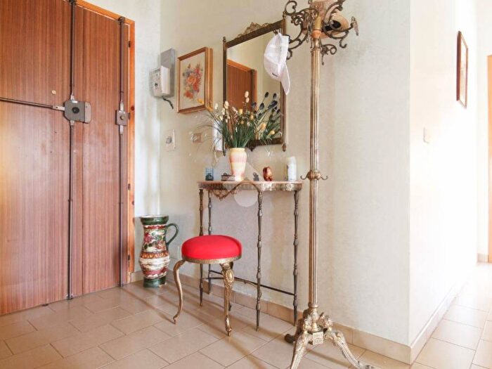 Appartamento trilocale in vendita in Via Reggio Calabria, Cropani Marina, Cropani