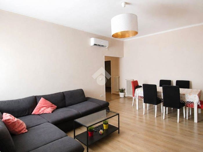 Appartamento con 5 locali in vendita in Via Nazario Sauro, Semicentro, Cascina