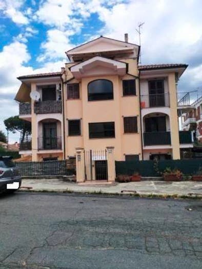 Appartamento trilocale in vendita in Via Alessandro Guidoni, Centro, Guidonia Montecelio