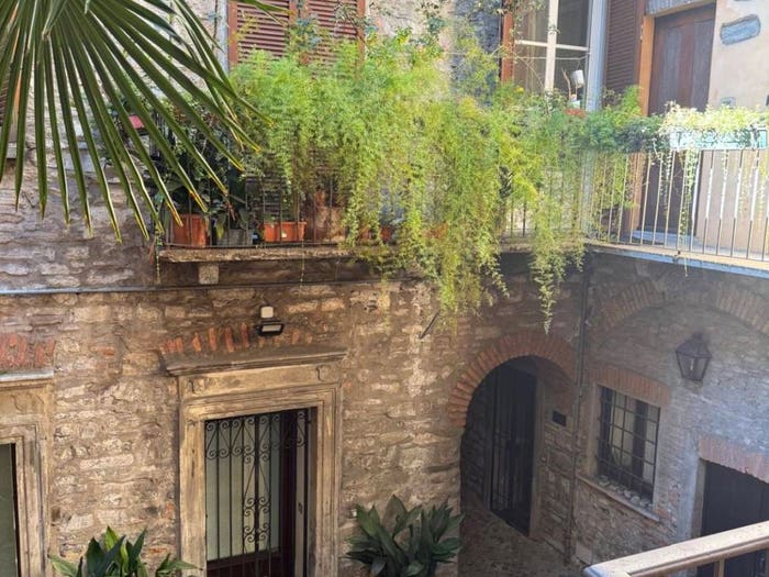 Appartamento bilocale in vendita in Via Milano, Borghi, Como