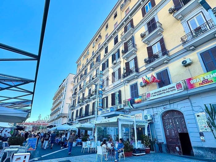 Appartamento con 5 locali in vendita in Pza Giuseppe Garibaldi, Garibaldi Ferrovia, Napoli
