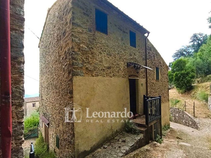Casa quadrilocale in vendita in Via Gombitelli, Camaiore Paese, Camaiore