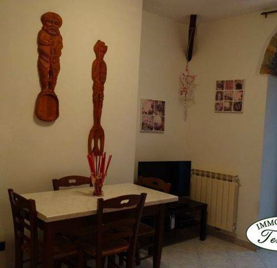 Appartamento quadrilocale in vendita in Ortonovo, Luni