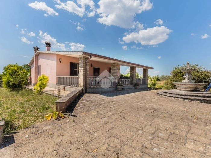 Casa quadrilocale in vendita in Via Dell'Agnese, Mazzano Romano