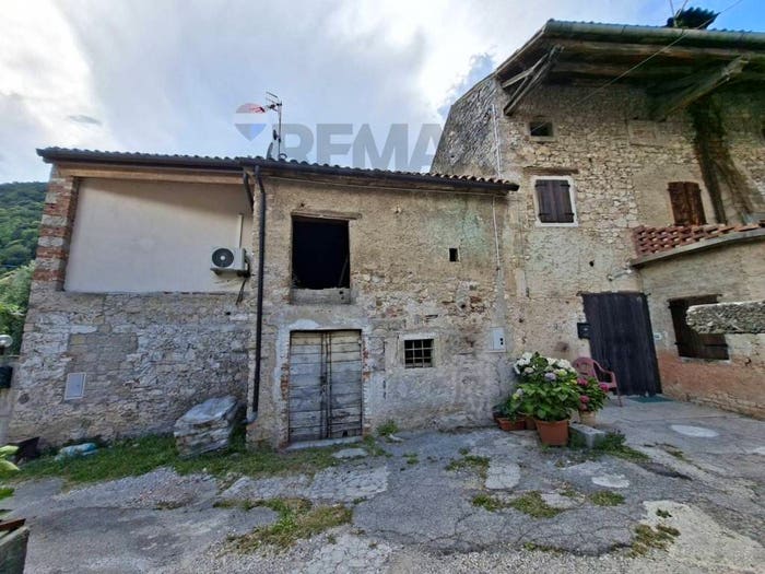 Casa bilocale in vendita in Tovena, Cison di Valmarino