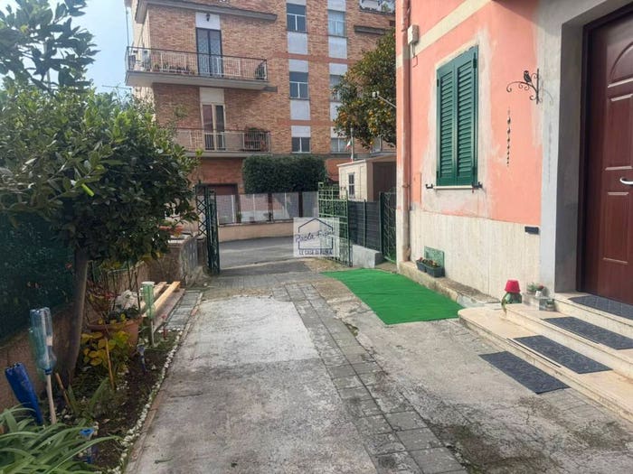 Appartamento trilocale in vendita in Via dei Rangoni, Casetta Mattei Corviale, Roma