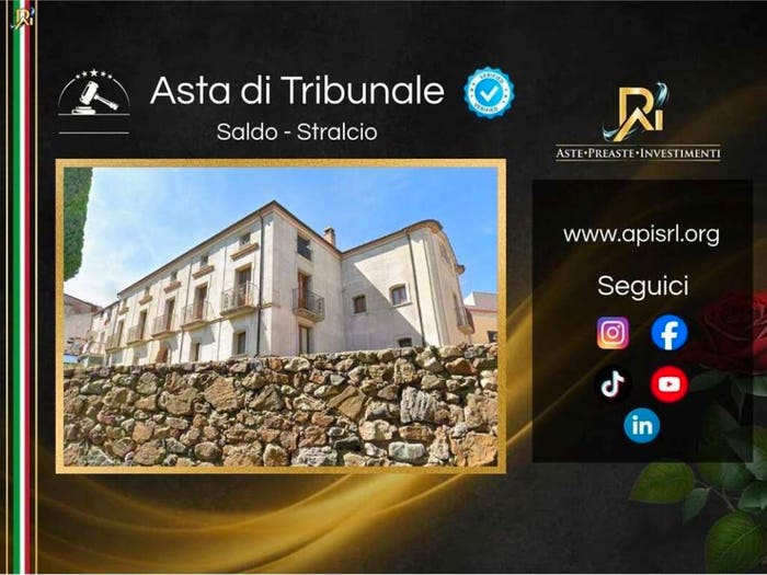 Appartamento con 6 locali in vendita in Via Domenico Mauro, Centro, San Demetrio Corone