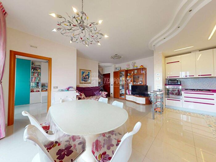 Appartamento quadrilocale in vendita in Via Marsala, Porto San Giorgio