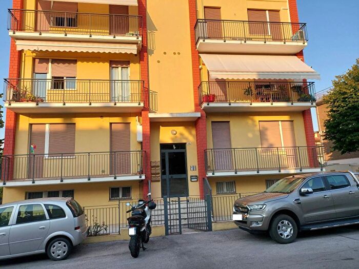 Appartamento quadrilocale in vendita in Via Luisa Sanfelice, Pantano, Pesaro