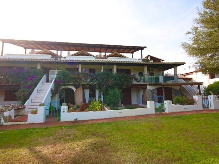 Appartamento con 5 locali in vendita in CLUB DEGLI ARTISTI CUGNANA, Cugnana, Olbia