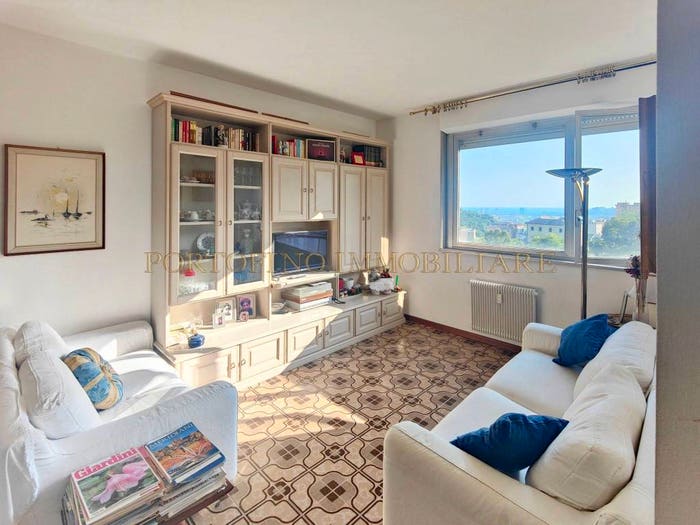 Appartamento con 6 locali in vendita in Via Giovan Battista Pergolesi, Rivarolo, Genova